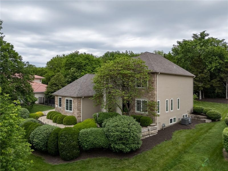 1606 Burning Tree Dr, Lawrence, KS 66047