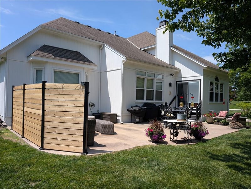 4215 Paddock Dr, Lee's Summit, MO 64082