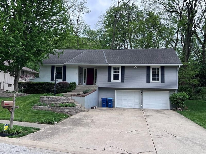 725 Laurel Ave, Liberty, MO 64068