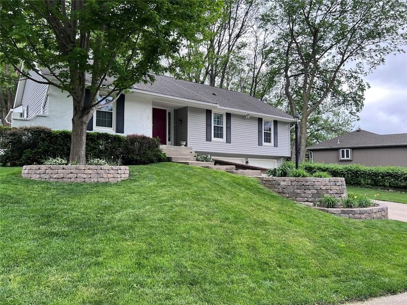 725 Laurel Ave, Liberty, MO 64068