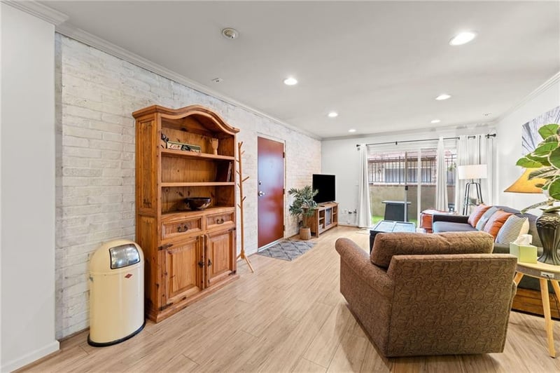 5006 Baltimore Ave #103, Kansas City, MO 64112