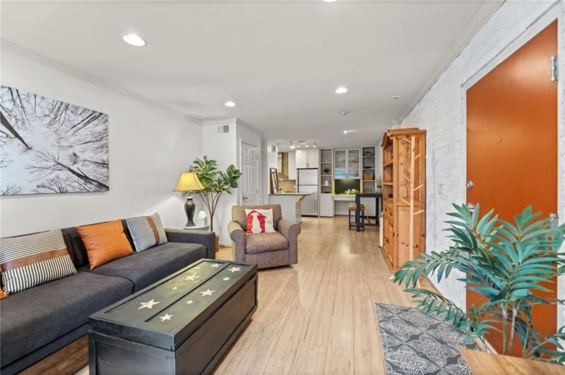 5006 Baltimore Ave #103, Kansas City, MO 64112
