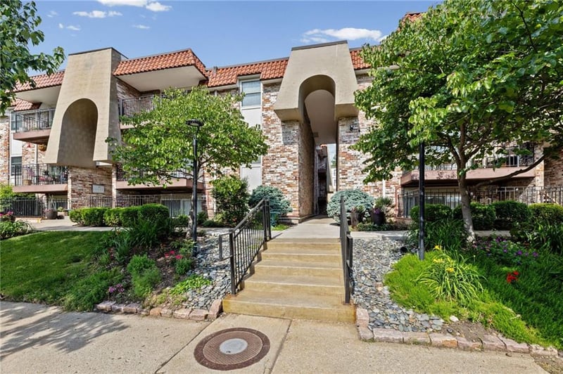 5006 Baltimore Ave #103, Kansas City, MO 64112