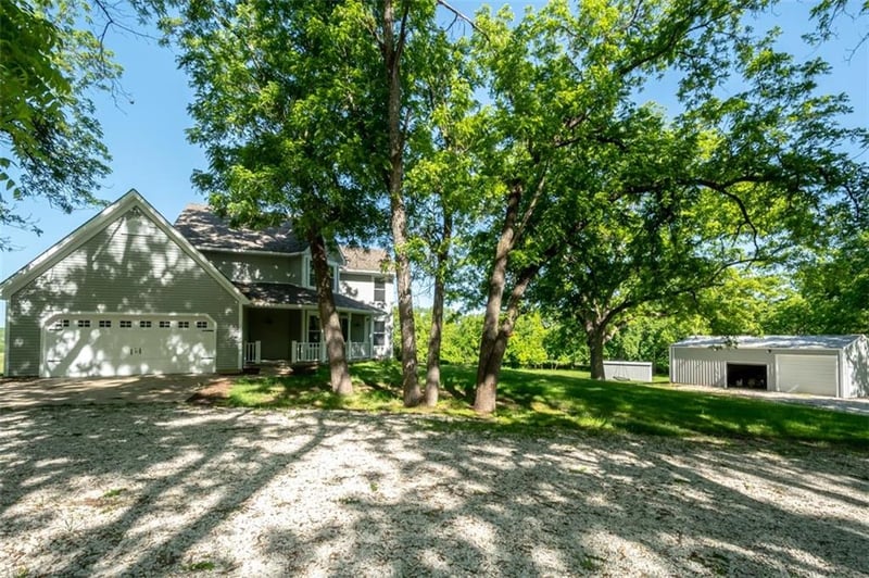 820 1000 Rd, Lawrence, KS 66047