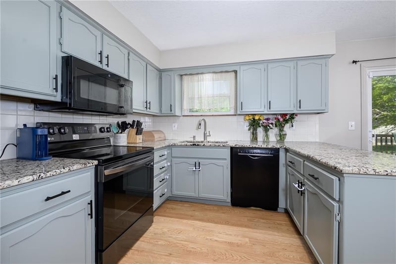 5808 Clark Cir, Kansas City, KS 66106