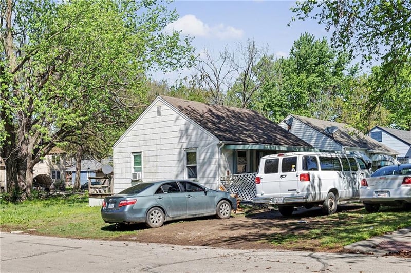 346 Topping Ave, Kansas City, MO 64123