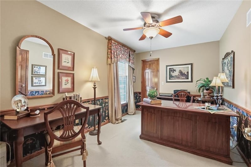6626 Oak Ridge Dr, Shawnee, KS 66217