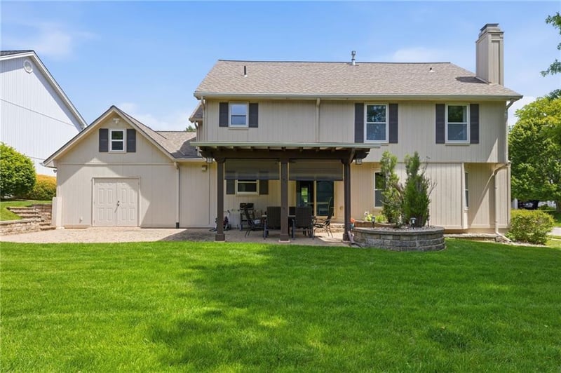 7638 N Pomona Ave, Kansas City, MO 64152