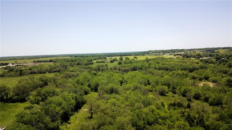 35900 Plum Creek Rd, Osawatomie, KS 66064