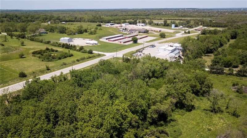 35900 Plum Creek Rd, Osawatomie, KS 66064