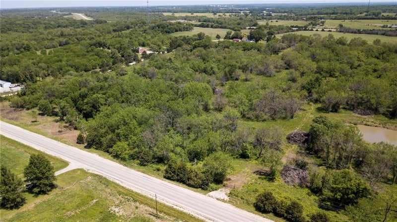 35900 Plum Creek Rd, Osawatomie, KS 66064