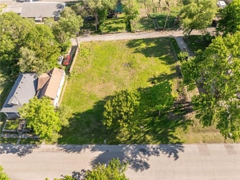 1215 Armstrong Ave, Kansas City, KS 66102