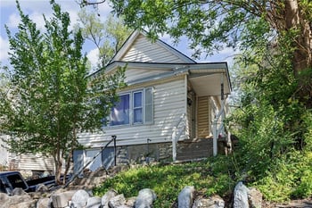 5606 Scarritt Ave, Kansas City, MO 64123