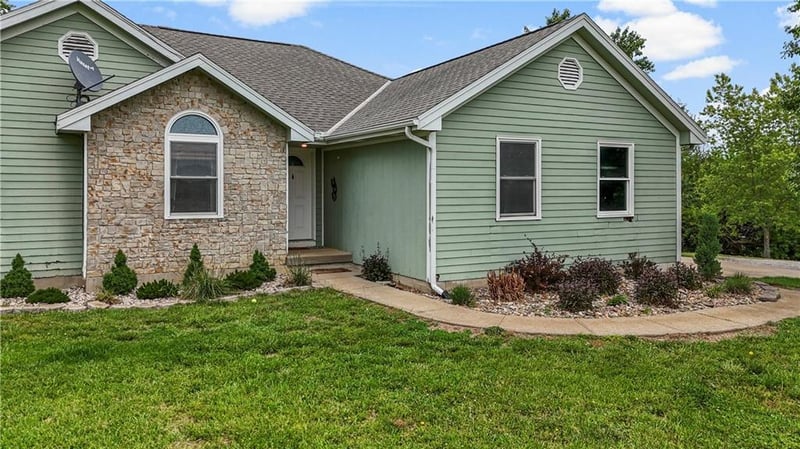 15420 NE 162nd St, Kearney, MO 64060