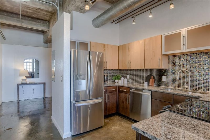 321 7th St #306, Kansas City, MO 64105