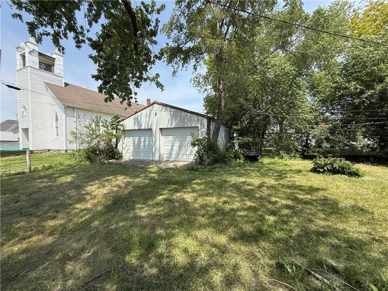 102 West St, Powhattan, KS 66527