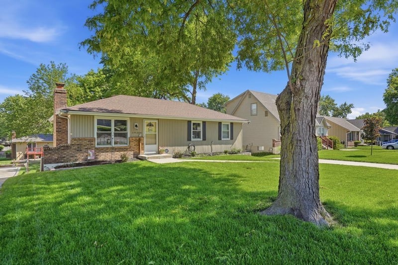 19304 R D Mize Rd, Independence, MO 64057