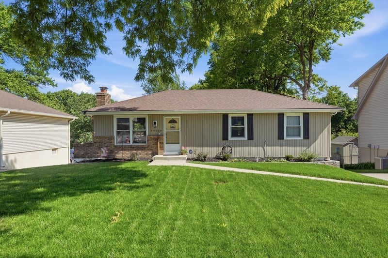 19304 R D Mize Rd, Independence, MO 64057