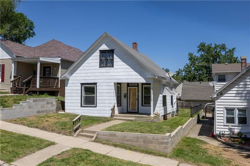 2815 Penn St, St Joseph, MO 64507