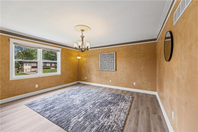 5905 Denver Ave, Kansas City, MO 64119