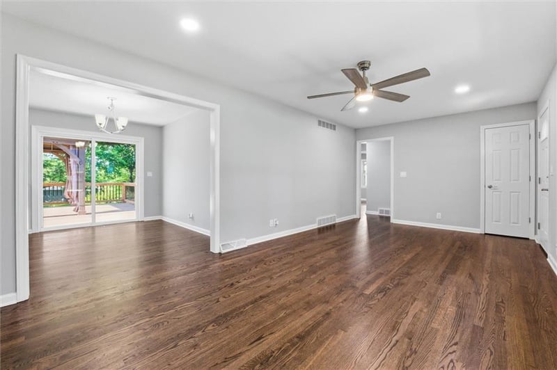 9708 E 71st Ter, Raytown, MO 64133
