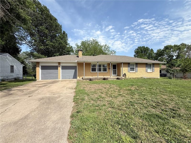 7413 Hedges Ave, Raytown, MO 64133