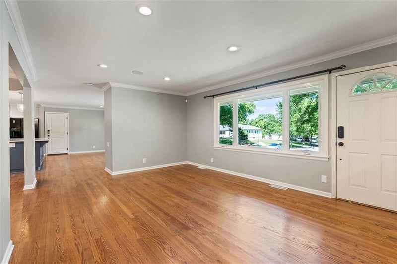 10000 Holly St, Kansas City, MO 64114