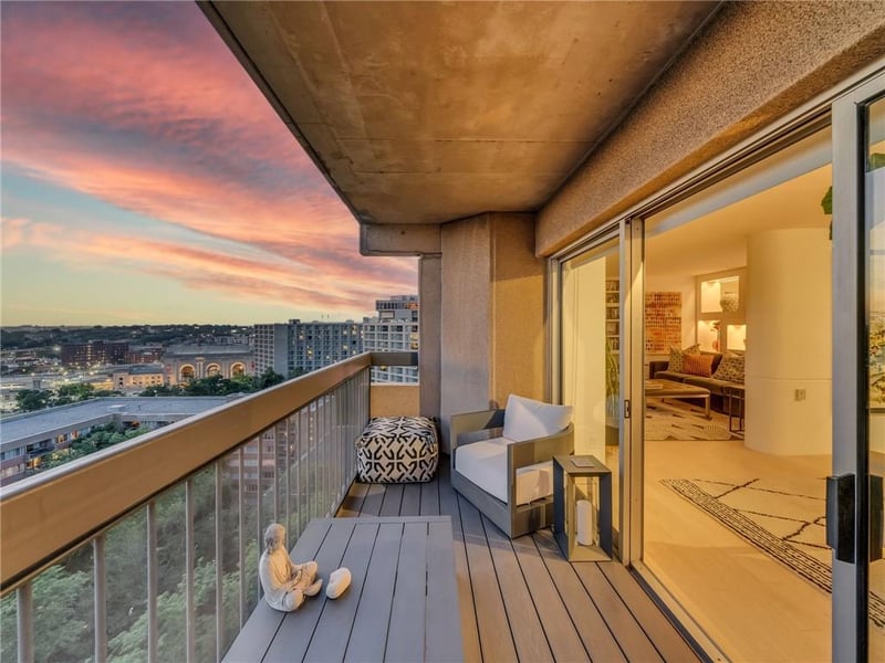 2510 Grand Blvd #1702-03, Kansas City, MO 64108