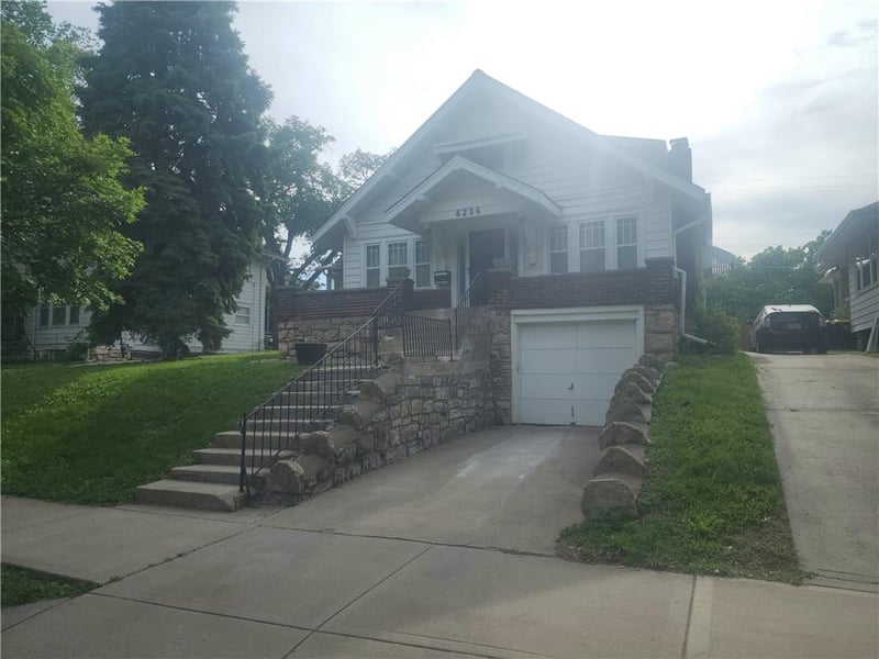 4236 Genessee St, Kansas City, MO 64111