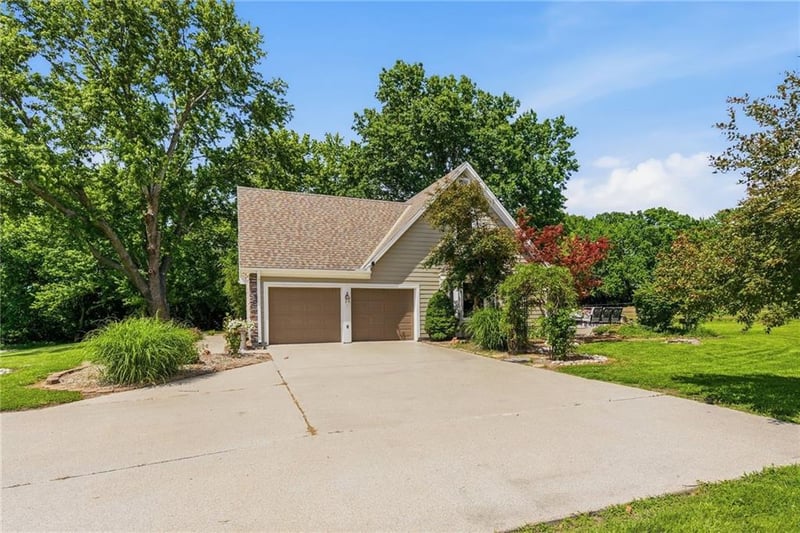 12905 Quail Rg, Lee's Summit, MO 64086