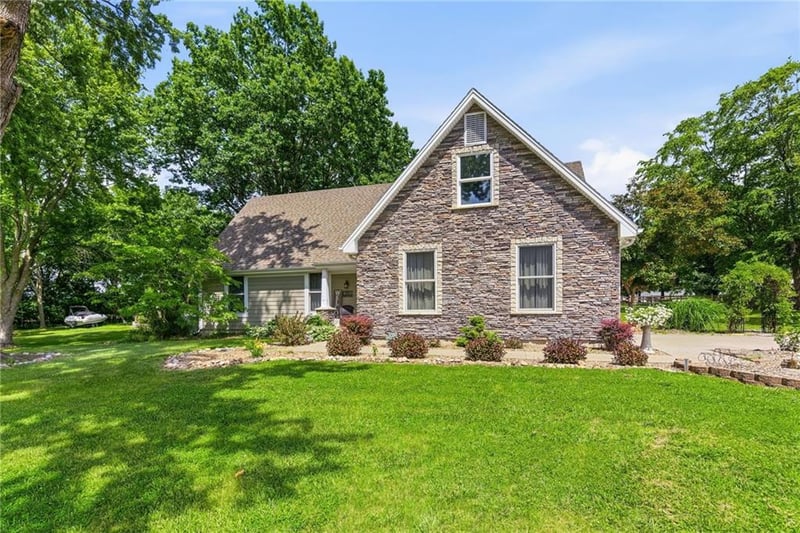12905 Quail Rg, Lee's Summit, MO 64086