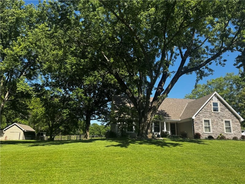 12905 Quail Rg, Lee's Summit, MO 64086