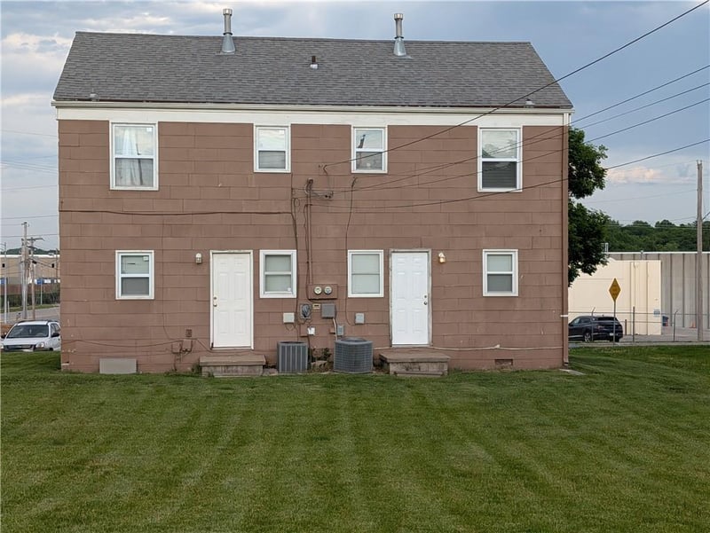 9504 Harrison St, Kansas City, MO 64131