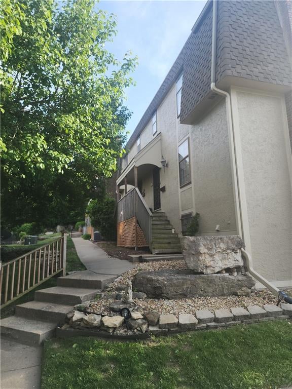 111 Bannister Rd #2, Kansas City, MO 64114