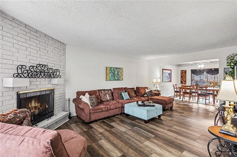 111 Bannister Rd #2, Kansas City, MO 64114