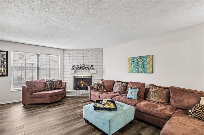 111 Bannister Rd #2, Kansas City, MO 64114