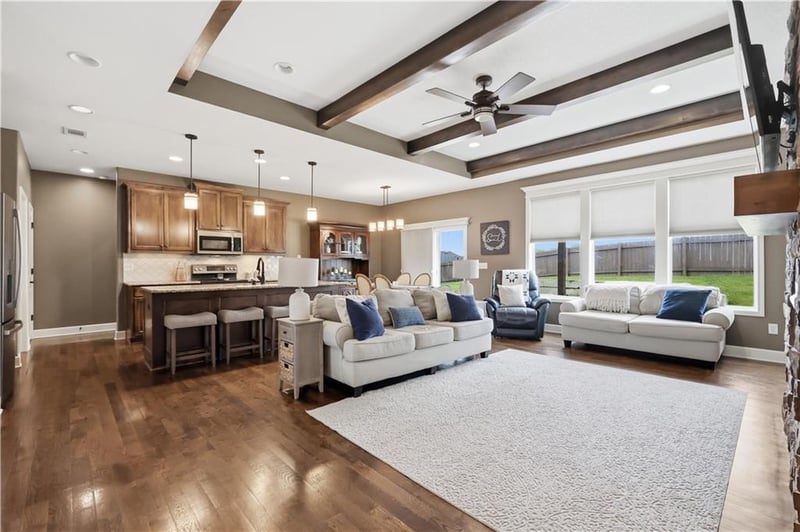 34533 82nd St, De Soto, KS 66018