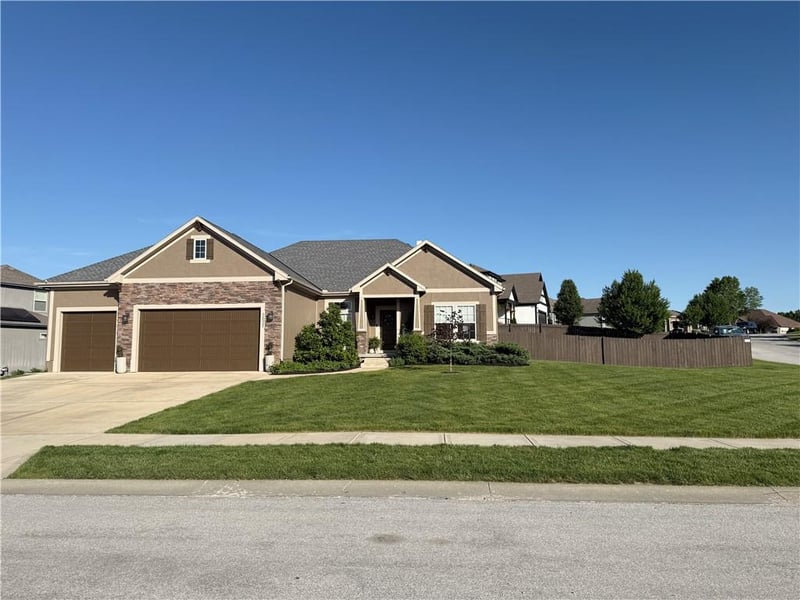 34533 82nd St, De Soto, KS 66018