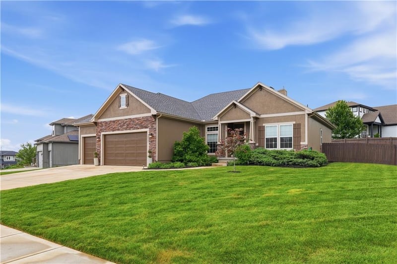 34533 82nd St, De Soto, KS 66018