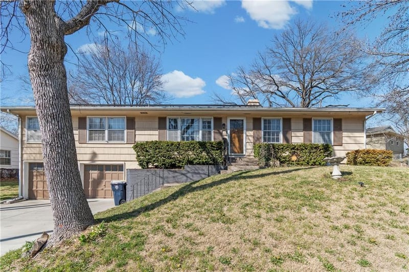3432 46th St, Kansas City, MO 64117