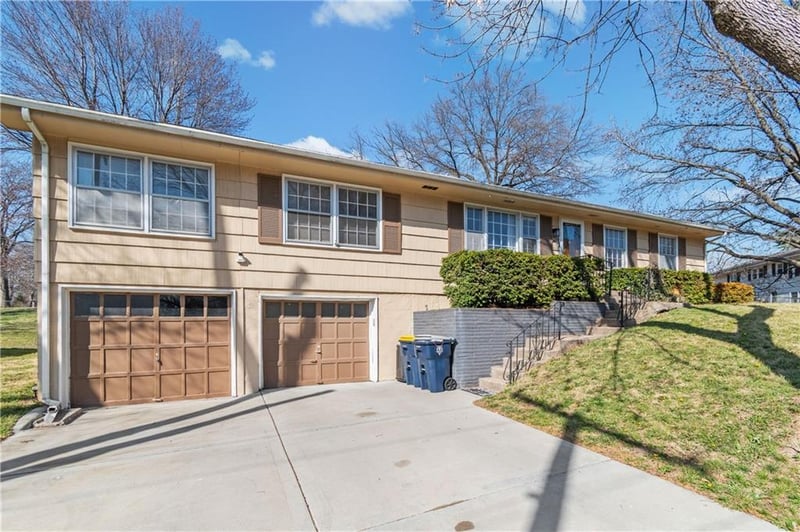 3432 46th St, Kansas City, MO 64117