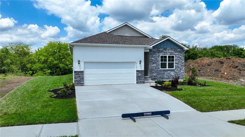 25248 177th Ter, Gardner, KS 66030