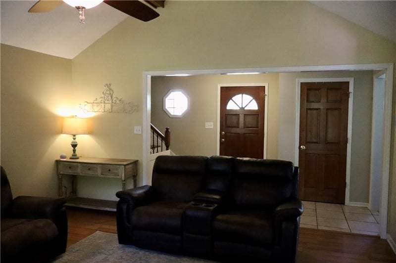 2517 Leann Dr, Blue Springs, MO 64014