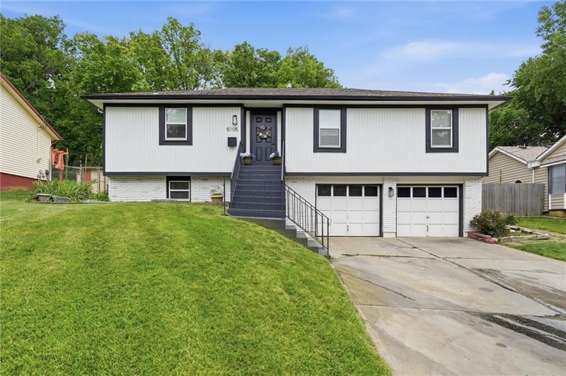 5105 Fairway Dr, Kansas City, MO 64129