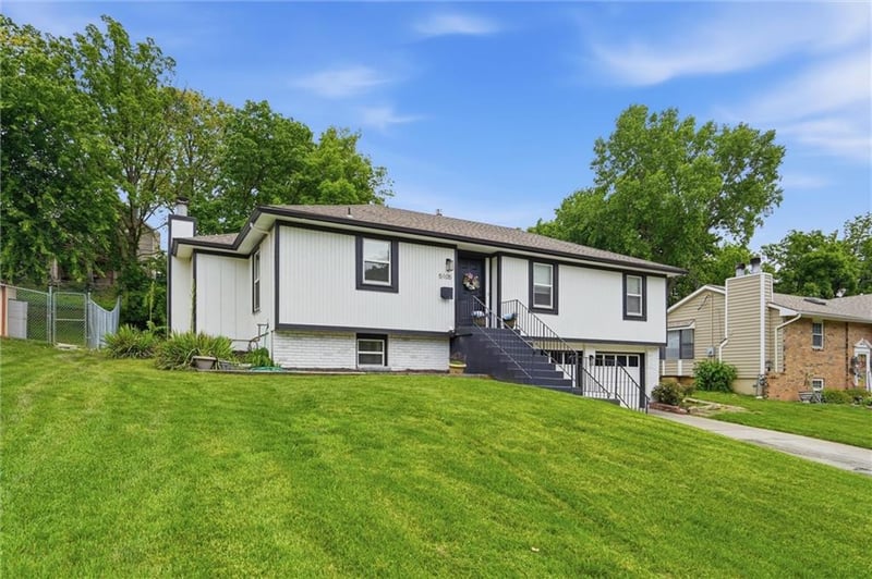 5105 Fairway Dr, Kansas City, MO 64129