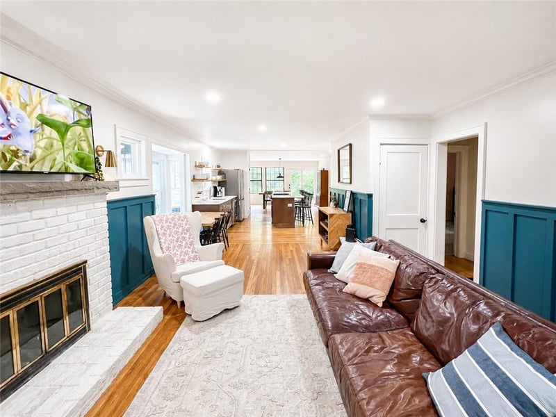 9214 Chestnut Ave, Kansas City, MO 64132