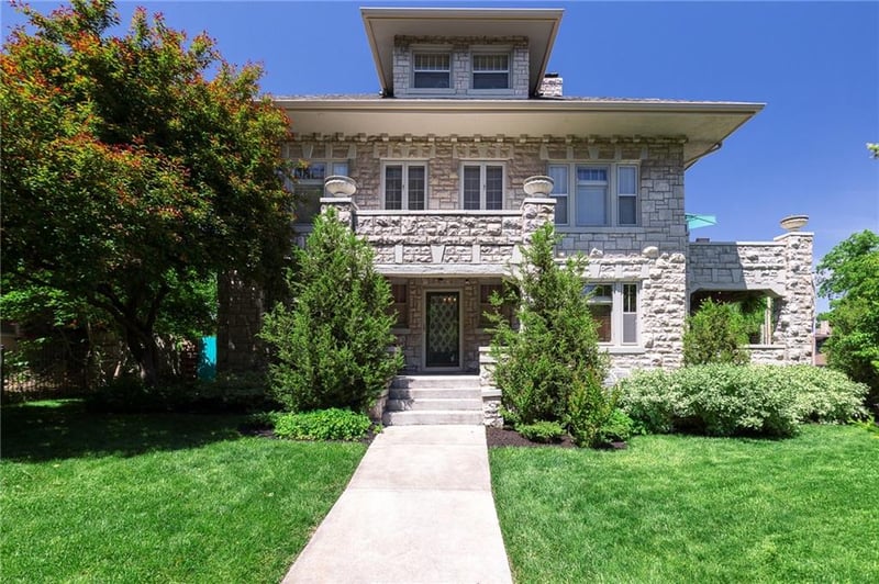 400 63rd St, Kansas City, MO 64113