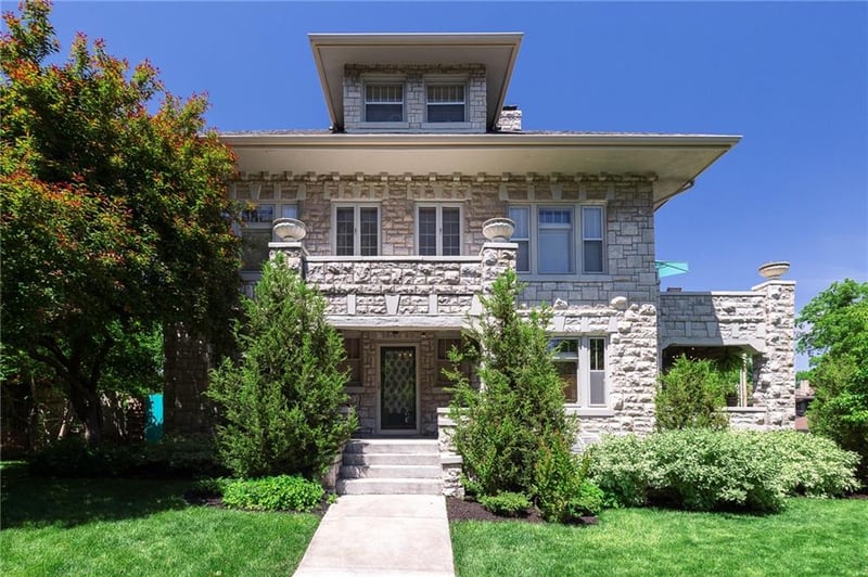 400 63rd St, Kansas City, MO 64113