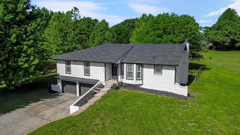 16612 Kentucky Rd, Belton, MO 64012