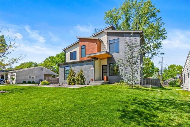 4706 W 65th Ter, Prairie Village, KS 66208
